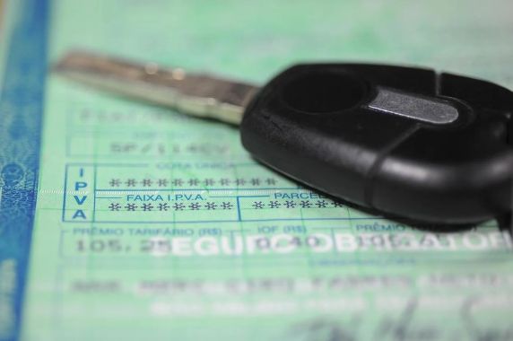 Valor era cobrado dos motoristas para emissão de documento que foi digitalizado em 2019