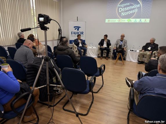 Evento promovido pela FAHOR reuniu estudantes, pesquisadores, empresários e lideranças em uma intensa programação voltada à inovação, empreendedorismo, tecnologia e desenvolvimento regional, fortalecendo a conexão entre universidade, mercado e sociedade.