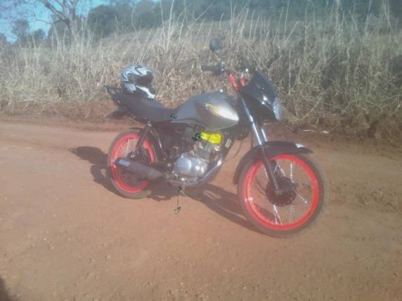 Ele tinha ferimentos expostos em uma 

das pernas e em um dos braços.