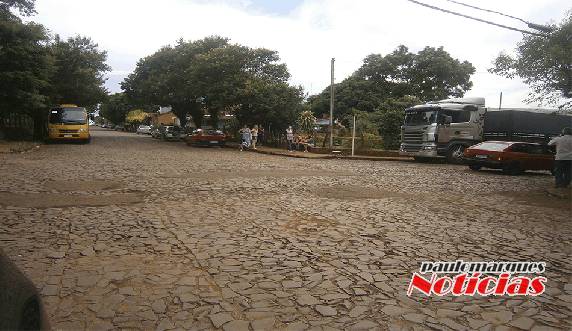 O acidente ocorreu a uma quadra da Praça Henrique Becker Filho.