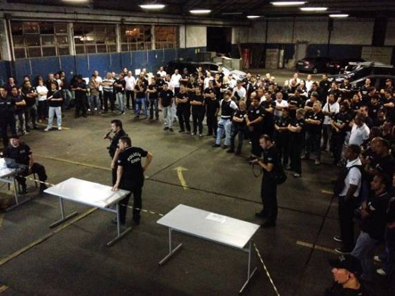 Cerca 

de 500 policiais do Denarc atuam na manhã desta terça (17).