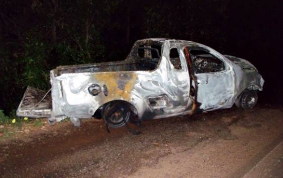 Um dos veículos incendiou.