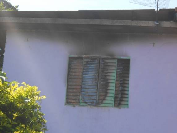 Segundo o proprietário Wilmar Morais, o fogo iniciou no quarto do casal.