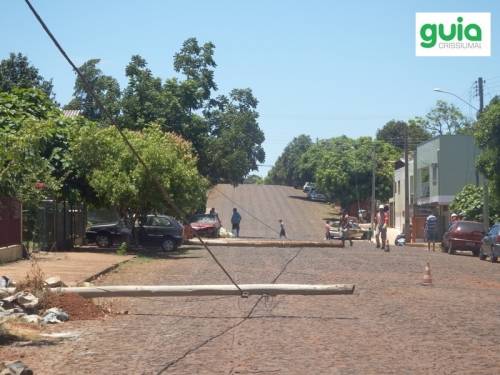 Fato ocorreu pouco após o meio dia deste sábado
