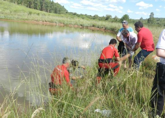 Menino de 15 anos morreu afogado em um lago