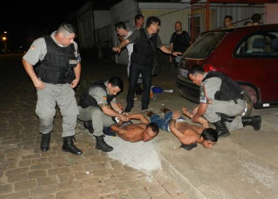 A família não sofreu nenhum ferimento durante o assalto