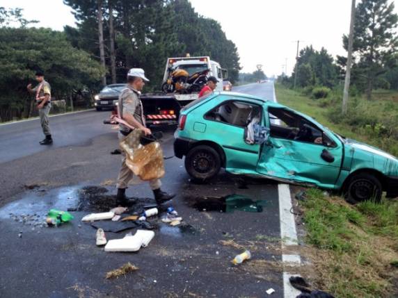 Colisão ocorreu após as 17h deste domingo, entre os Kms 61 e 62 da 

Estrada do Mar
