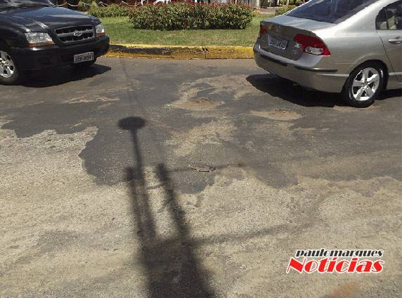 Motoristas pedem providências no local
