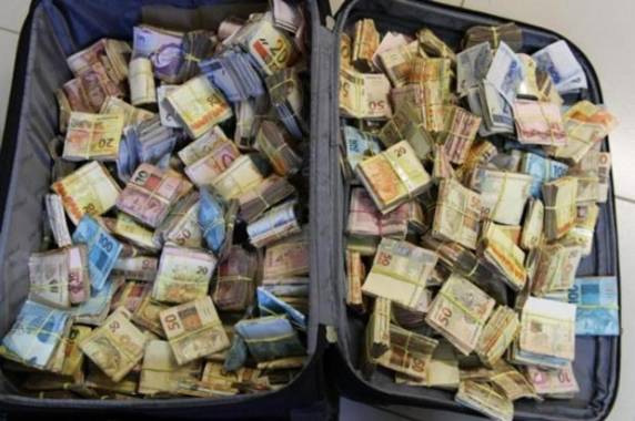 Valor seria usado no pagamento de carregamento de drogas para traficante paraguaio