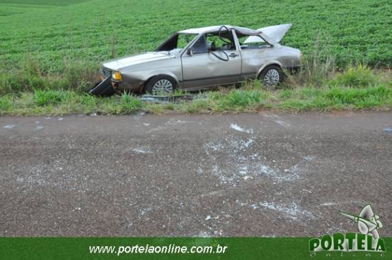 O condutor 

abandonou o veículo no local