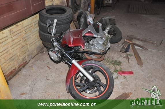 Veículo só parou após colidir na parece da borracharia
