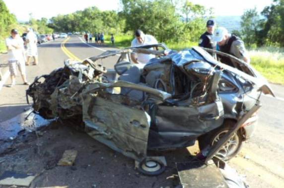 Com idades entre 16 e 19 anos, as vítimas morreram no local