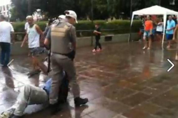 Engraxate 

popularmente conhecido por Bozó é puxado por cerca de 40 metros 