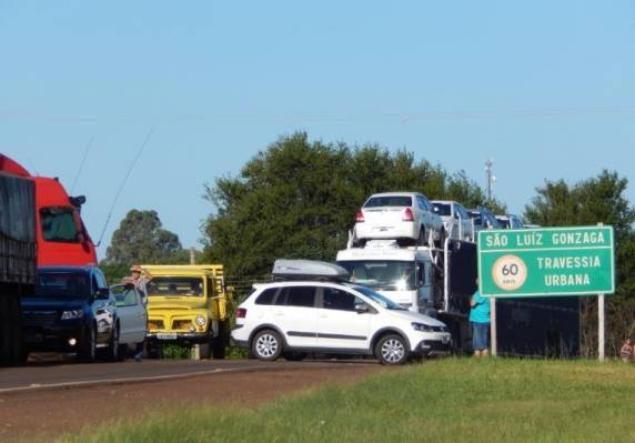 Familiares dos presos bloquearam a BR 285