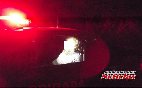 O condutor do Chevette não pagou a fiança estipulada 

pelo delegado de plantão e foi preso