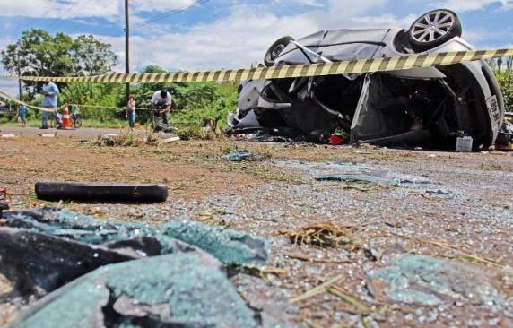 Colisão frontal ocorreu 

no km 08 da RS 240, na manhã deste domingo