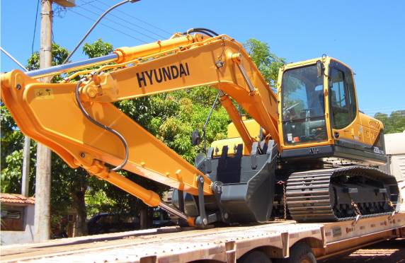 Em apenas uma semana, o parque de máquinas da prefeitura municipal de Porto 

Mauá recebeu veículos e máquinas num valor superior a R$ 1.600.000,00