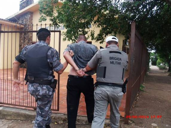 Um homem de 50 anos foi preso pelos policiais da  Brigada Militar