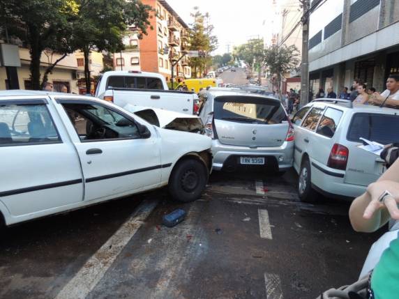 O acidente ocorreu na tarde desta quinta-feira