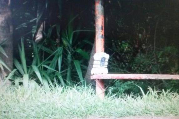 Não há previsão de horário para 

liberação da BR-472. Policiais aguardam a chegada do Gate, de Porto Alegre
