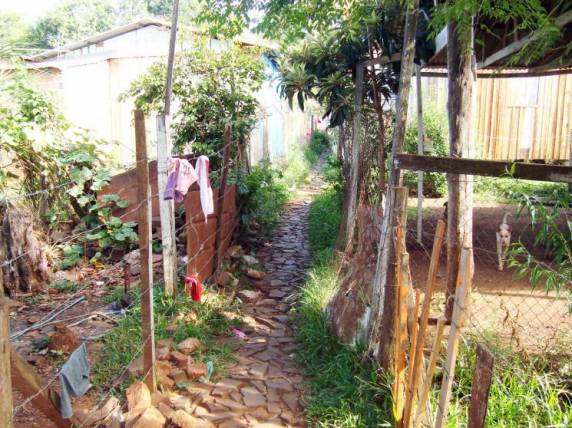 Brigada Militar localizou a vítima, Edson Mello 

da Silva, já sem vida, caída no beco da Rua Antônio Vier