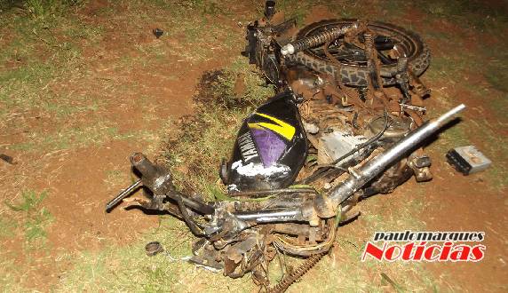 Um homem de 43 anos morreu no local do 

acidente