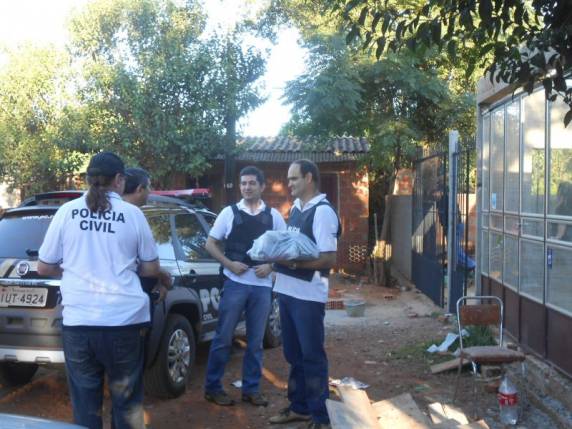 De 

doze, foram cumpridos nove mandados de busca e apreensão para cumprimento nos bairros Jauri, Floresta e Auxiliadora