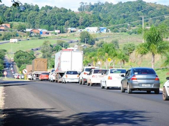 Motoristas também enfrentam dificuldades na BR-290 e BR116