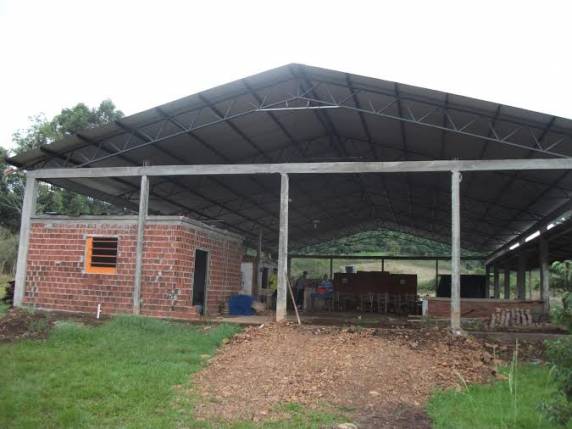 Voluntários estão 

contribuindo com a condução da obra