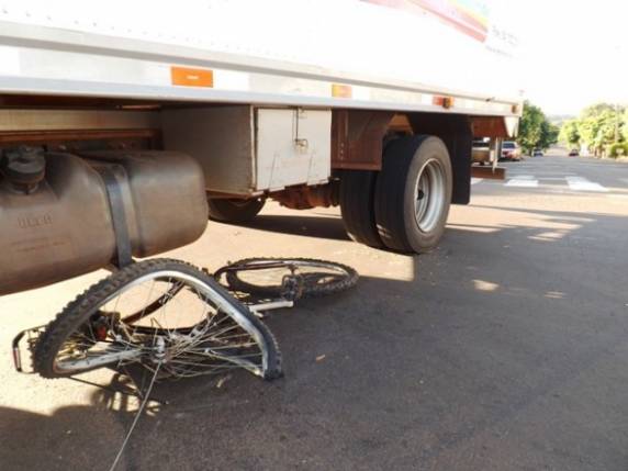 Um ciclista ficou ferido