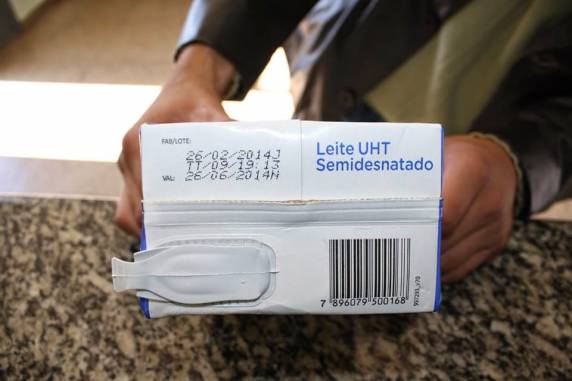 Evite 

consumir este lote do leite Elegê Semidesnatado