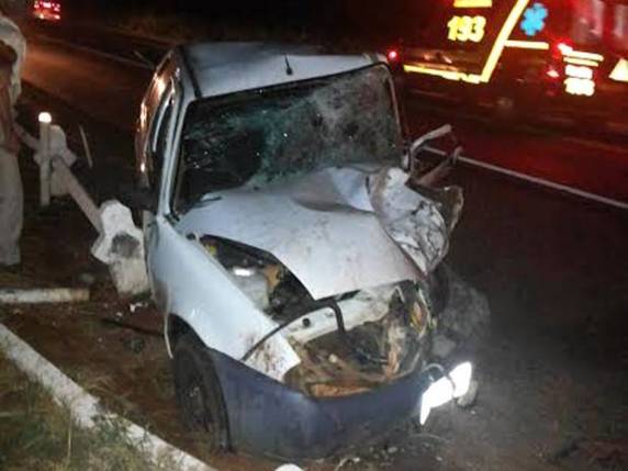 Segundo a polícia que atendeu a ocorrência o condutor da 

caminhonete foi levado em estado grave para o hospital