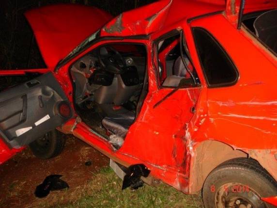 O motorista do 

automóvel morreu quando recebia atendimento em hospital