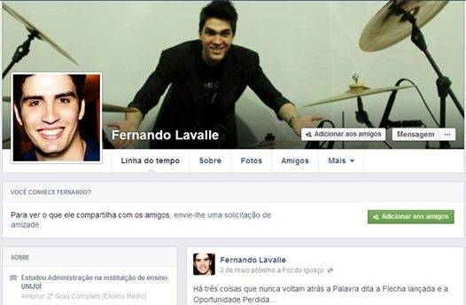 O jovem da foto não é o mesmo que foi preso, e sim é 

um fake.
Suspeito hackeava computadores de meninas e exigia relações sexuais