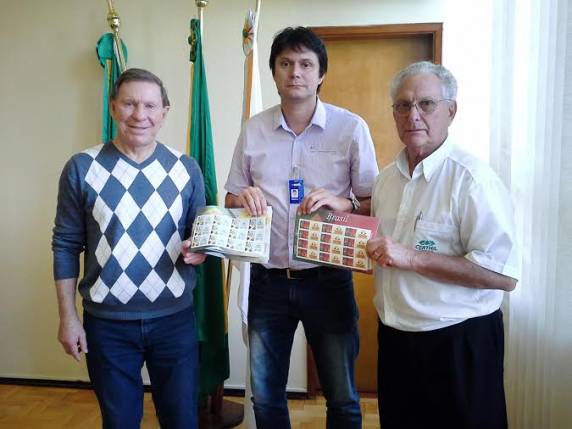 Selos homenageiam o aniversário de Três de Maio e à 3ª Expoterneira