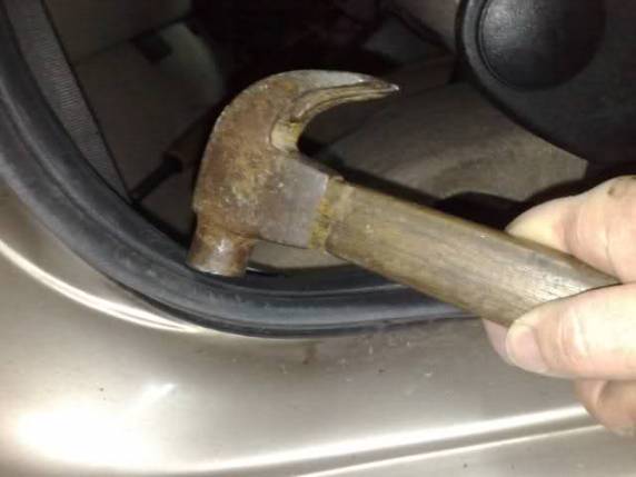 Aparelhos de som em automóveis estão na mira dos bandidos