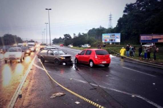Mulher de 25 anos atravessava a pista no sentido 

Sapiranga-Estância Velha da rodovia