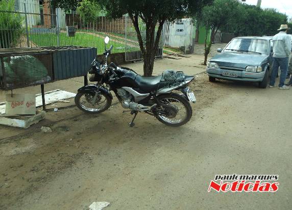 O acidente ocorreu por volta das 

14he50min desta quarta-feira (04) na rua Ivagaci no bairro Glória, em Três de Maio