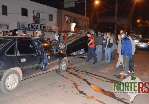 Acidente ocorreu na esquina da Avenida Expedicionário com a Rua Alberto Pasqualini