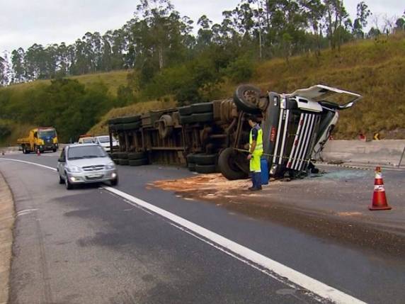 Vítima dirigia uma carreta da Romeu Transportes de Horizontina, e tem familiares em Três de Maio