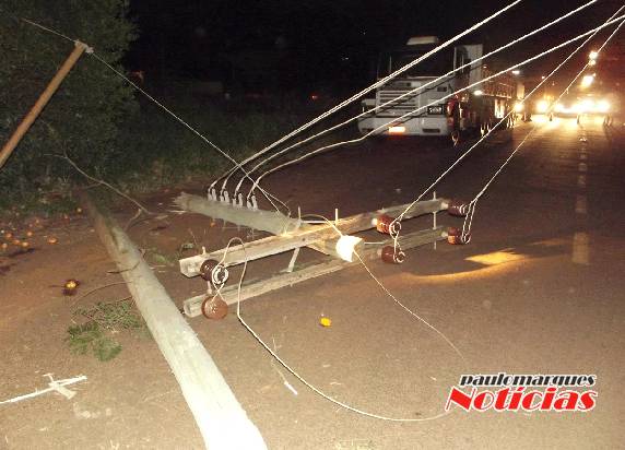 Moradores do bairro Santa Rita em Três de Maio, deverão sem energia elétrica até o inicio da madrugada desta 

quinta-feira (12)