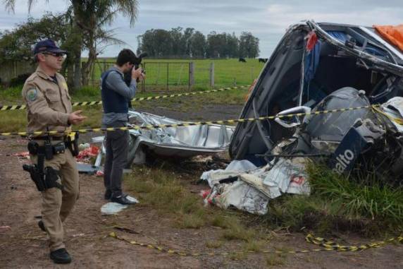 A 

última vítima foi Felipe Lemos da Silva, motorista do ônibus que colidiu com uma caminhonete na BR-392
