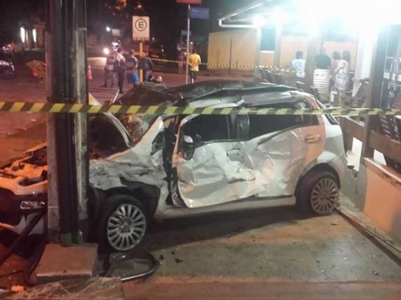 Acidente ocorreu na madrugada desta quarta-feira 

(18), em Macapá