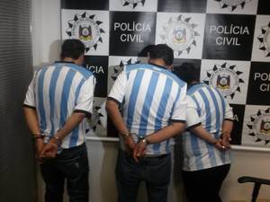 Entre os recolhidos estão nove argentinos e um peruano, segundo a polícia