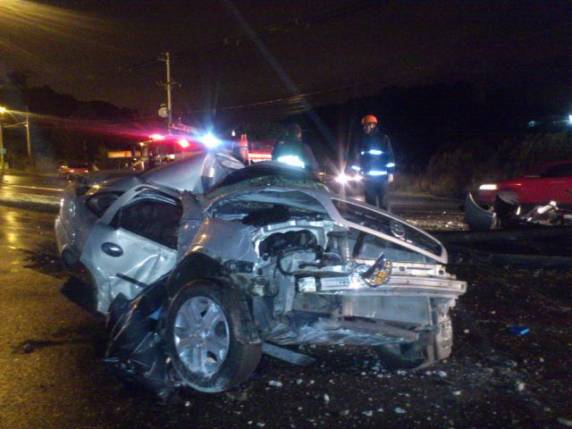 Motorista sobreviveu, mas ficou gravemente ferido
