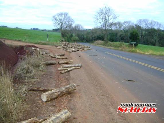O acidente na 

rodovia ocorreu por volta das 6he30min desta quarta-feira (02)