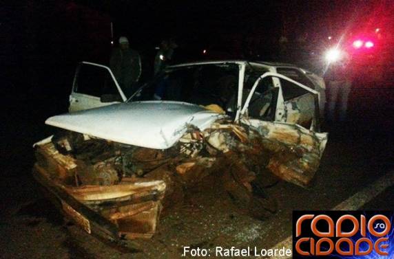 O motorista do Gol morreu no local do acidente