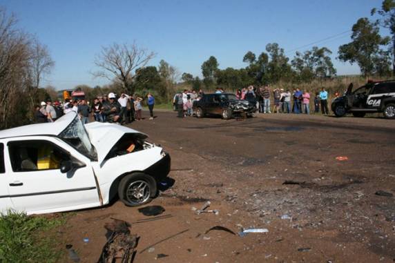 Paulo Gentil Clevison, 52 

anos, faleceu após um veículo monza colidir contra seu carro