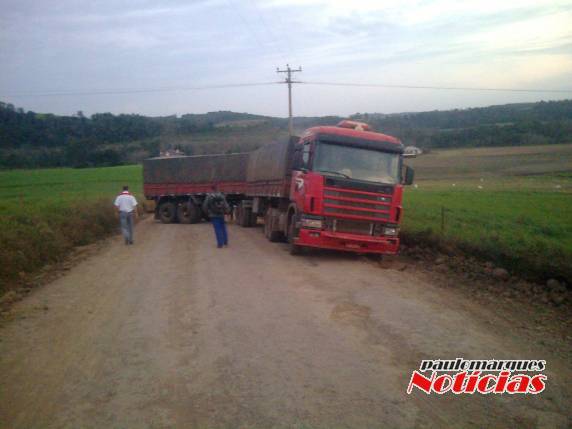 A estrada faz 

ligação da BR 472 com o município de São José do Inhacorá