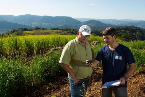 Prazo para fazer o registro 

de terras dentro do novo Código Florestal vai até maio do ano que vem
